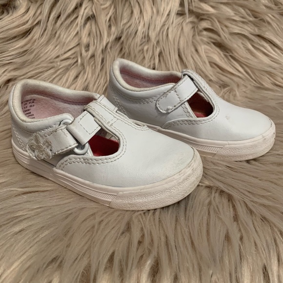Keds girls Daphne T-Strap Sneaker
